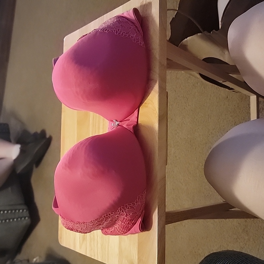 Never worn Cacique bra size 40F